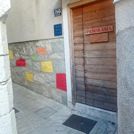 Panorama 1 * Split
